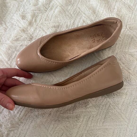 Naturalizer Beige Nude Leather Ballet Flats - Picture 5 of 10
